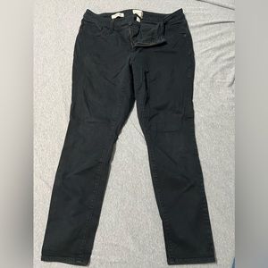 Black skinny pants